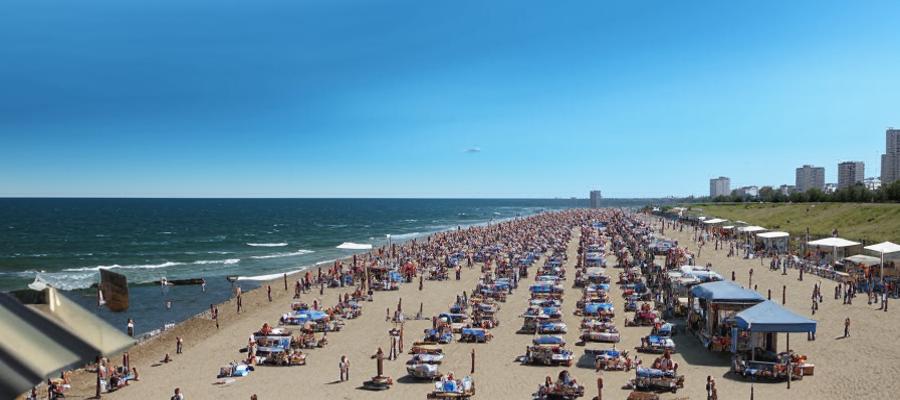 Туристы ищут новые пляжи: Ейск на Азовском море в фокусе